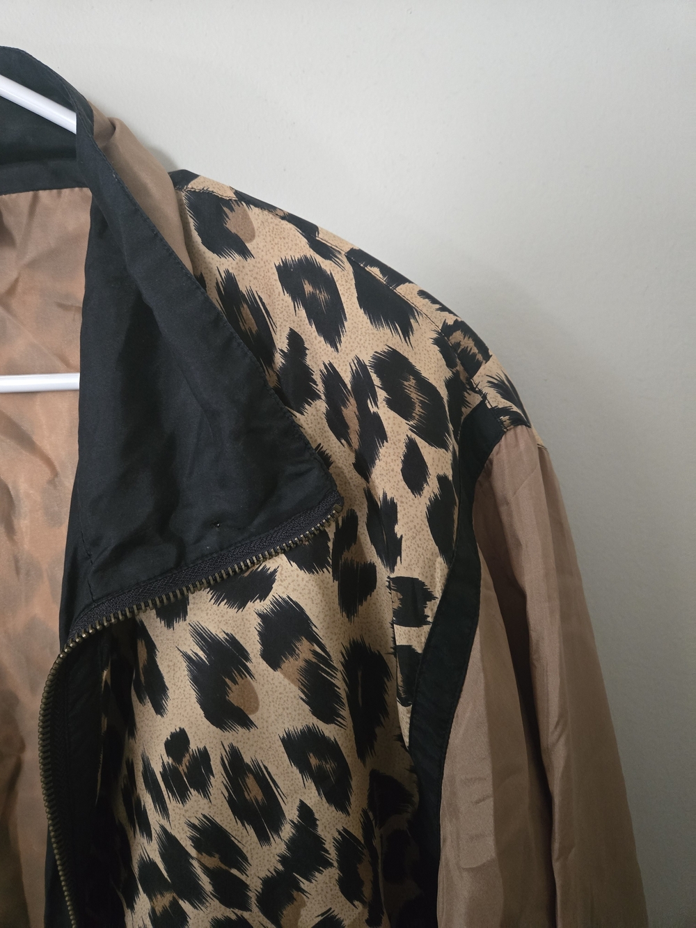Vintage 100% Silk Leopard Panel Tan Bomber Jacket - Picture 5 of 5